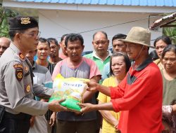 Wujud Kepedulian Pasca Banjir, Polres Tapanuli Tengah Salurkan Paket Sembako untuk Warga Hutanabolon